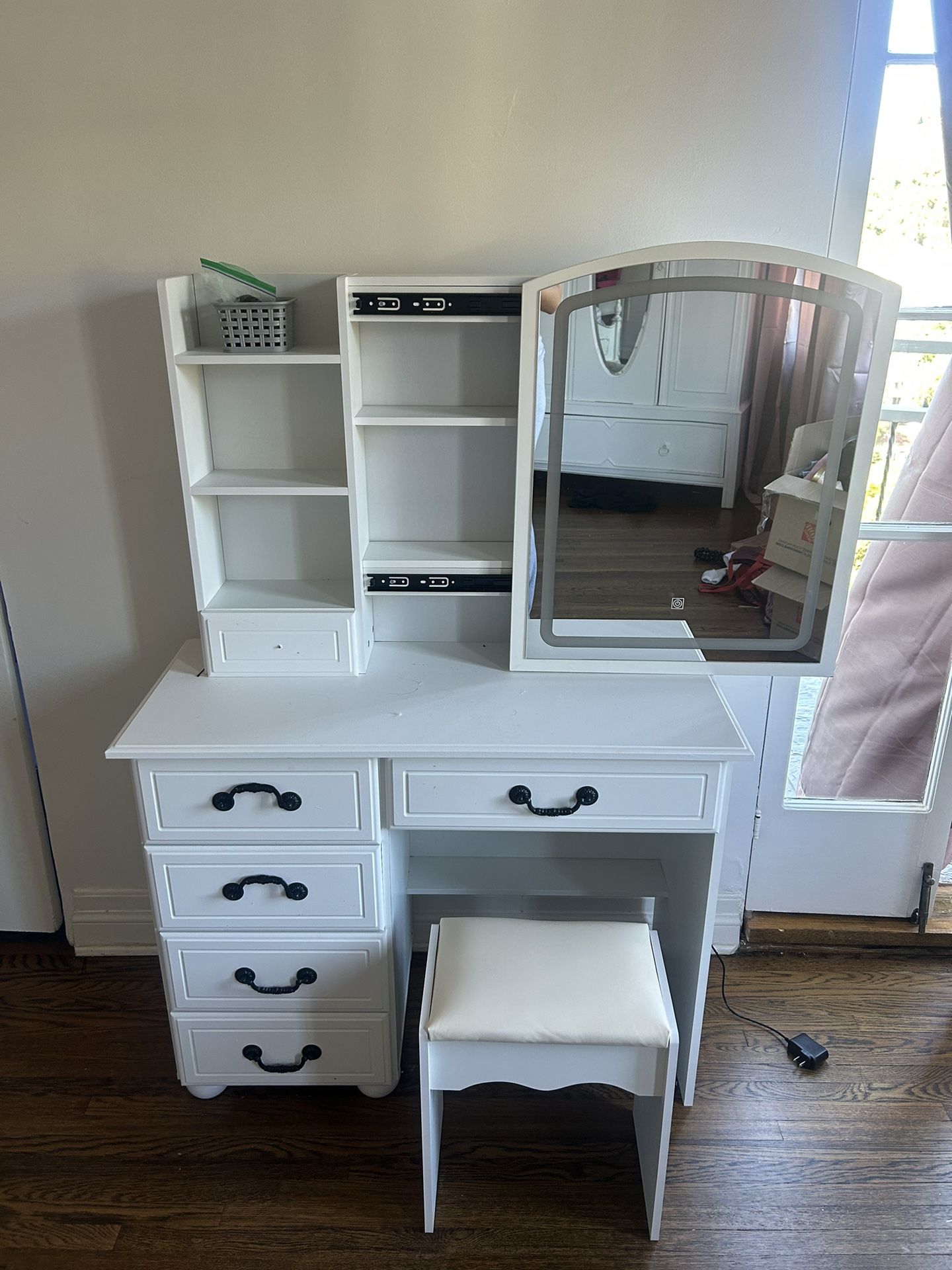 Brand new Makeup vanity 