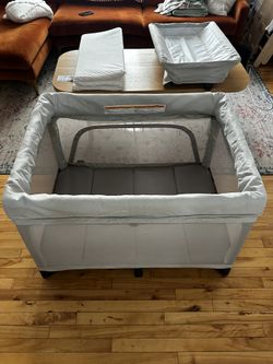 UPPAbaby Remi Playard + Changer + Mattress – Excellent Condition