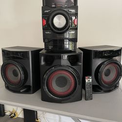 LG XBOOM 700W Main Unit & Speaker System Combo