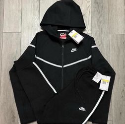 Nike Tech black reflective Size XL