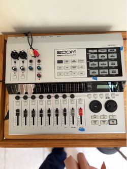 Zoom R8 8-Track Digital Recorder/USB audio interface