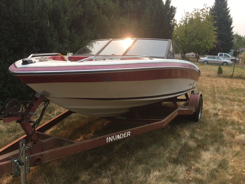 1991 16.5 ft Invader ski boat.
