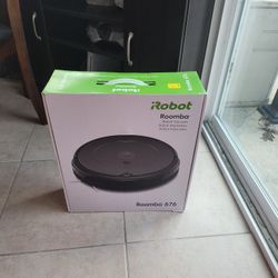 iRobot Roomba 676 Brand New