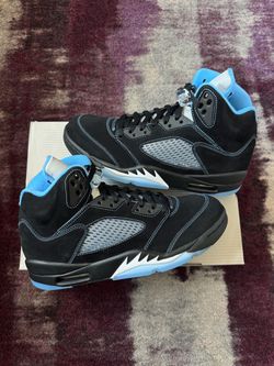 Size 9.5 - Jordan 5 Retro Black University Blue