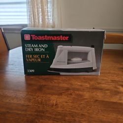 Toastmaster Steam & Dry Iron — Model 3309 (New in Box)