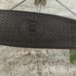 MADD GEAR COMPLETE SKATEBOARD - ROCK'N The Madd Gear Retro Skateboard comes completely assembled and ready to ride! The Madd Gear Retro Skateboard is 