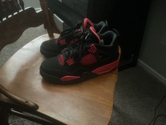 Jordan 4s red thunders