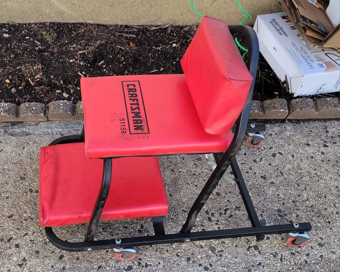 (LIKE NEW)CRAFTSMAN ROLLING CREEPER