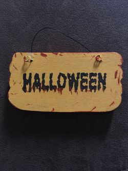 Miniature Halloween plaque great for crafters are just hanging on your wall