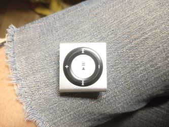 Silver iPod Shuffle - 2GB