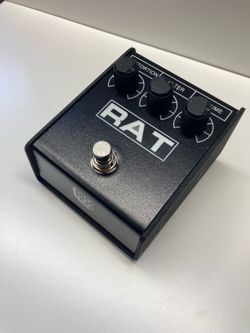 RAT Distortion guitar pedal