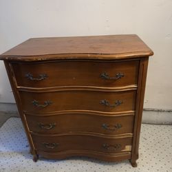 VINTAJE Chest