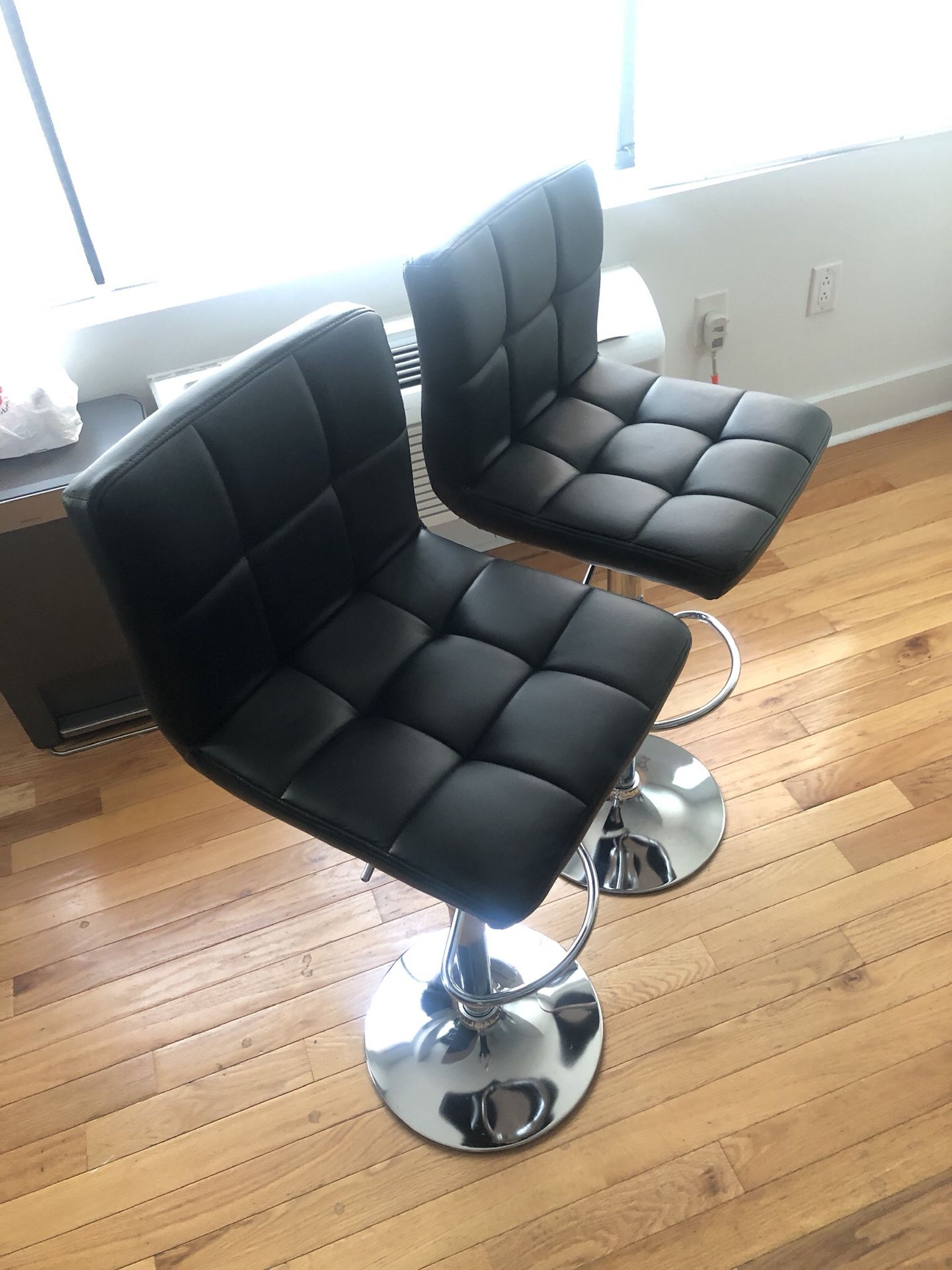 BlACK LEATHER BAR STOOL CHAIRS WITH ADJUSTABLE HEIGHT LEVER