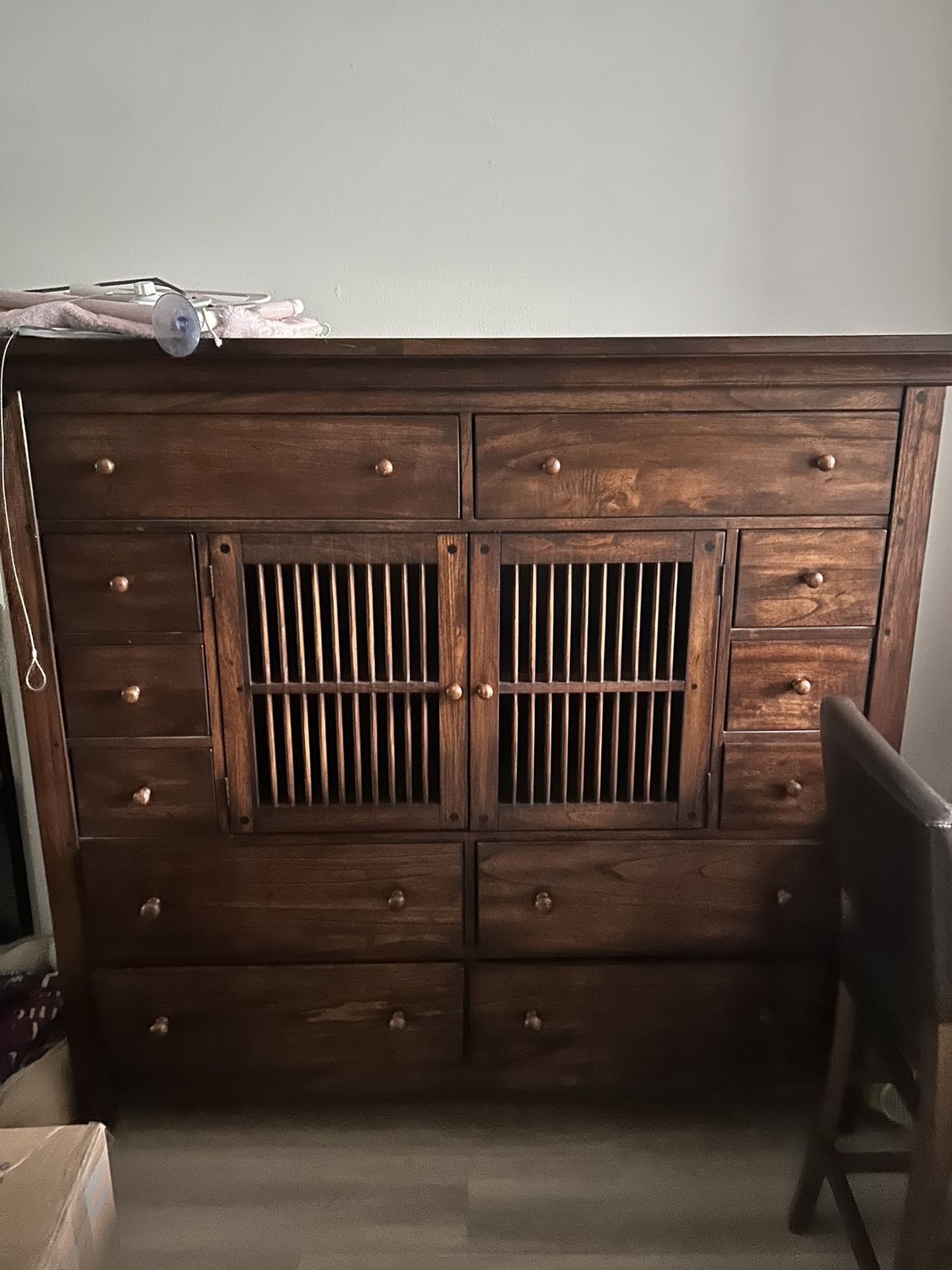Solid Oak Dresser With Peek A Boo Cabinets 