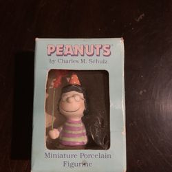 Peanuts Gang Marcie Birthday Party Figurine 