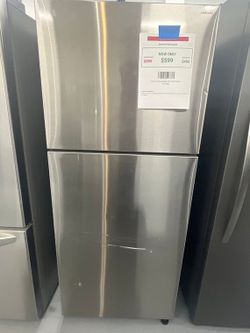 Samsung 18 cu. ft. Standard Depth Top Freezer Refrigerator with Ice Maker