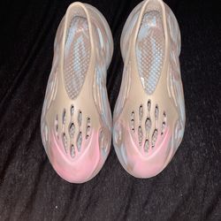 Yeezy foam runners
