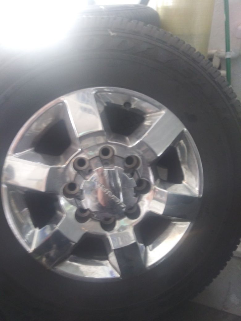 18" rims 33" tires off denali truck