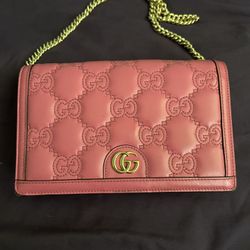 Pink Gucci Wallet Purse 700 Or Best Offer 