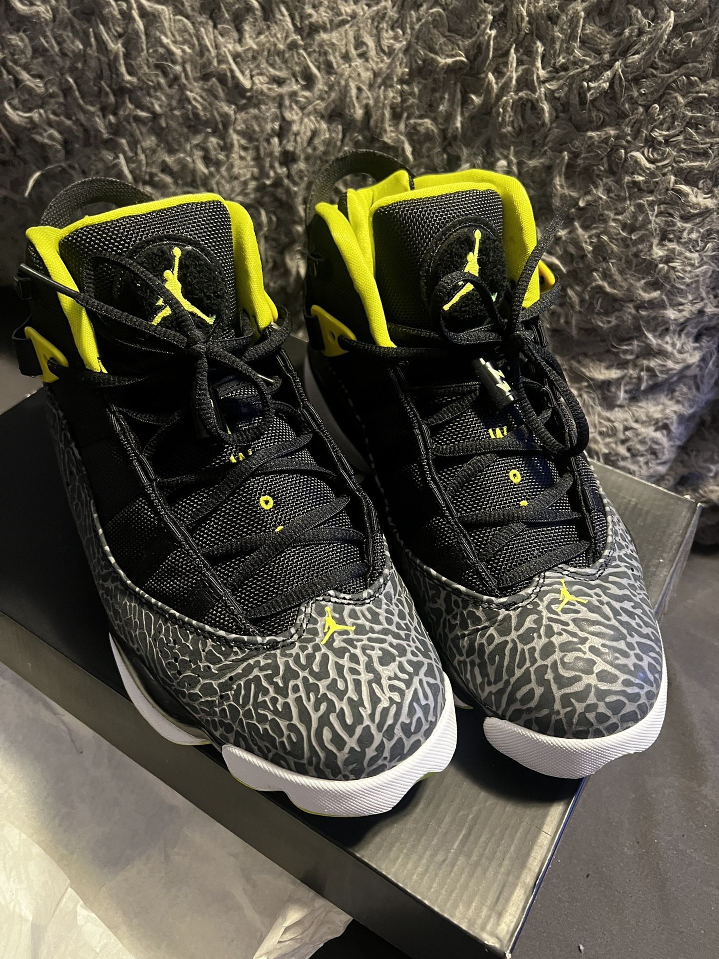 Jordan Six Rings Venom