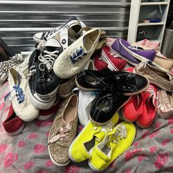 Tons Of Vans And Converse Posting All As I Can