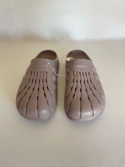 Brand New adidas Adilette Clogs - Size Men 10 / Women 11 (NWT)
