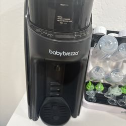Baby Brezza Formula Maker (Wifi Connected) 