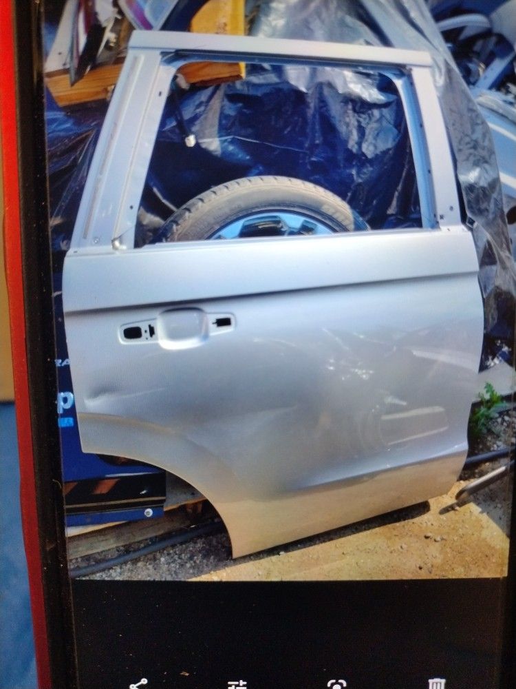 Ford Expedition Passenger Side Rear Door OEM Part