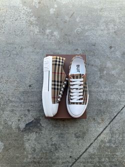 Burberry Shoes (Size 8)