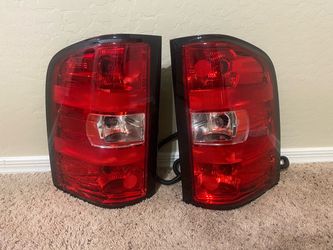 Brand New 2007-2013 Chevy Silverado Aftermarket Taillights Left And Right
