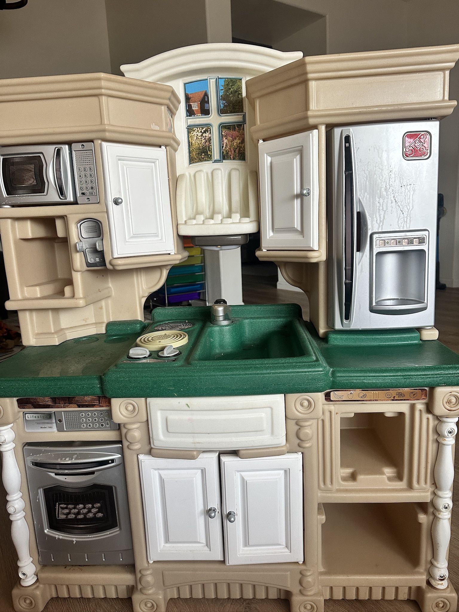 FREE! must take both kitchen and play vanity