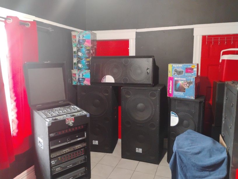 Dj For Sale/DJ Ala Venta Con Todo Luces Y Todo Completo