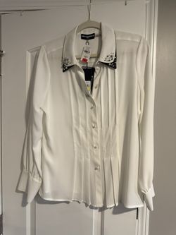 Karl lagerfeld Woman’s dress shirt . Size medium 