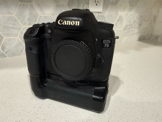 Canon EOS 7D Camera