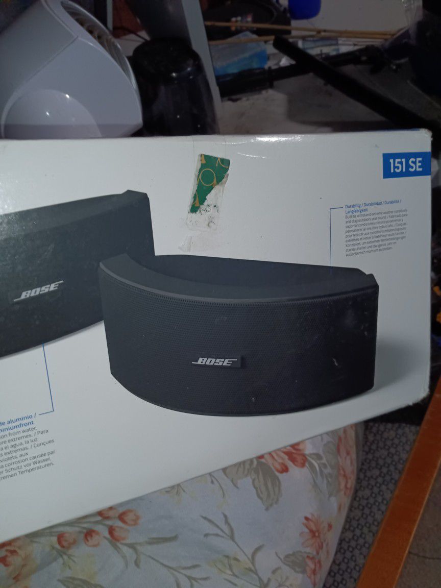 Bose 151 SE Indoor Outdoor Speakers 