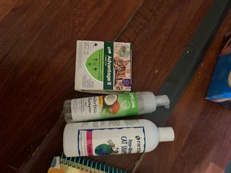 Cat shampoo, flee spray, flee medicine