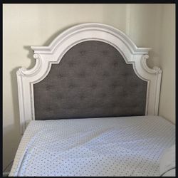 Full Size Bed With Matters 