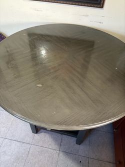 Table & chairs