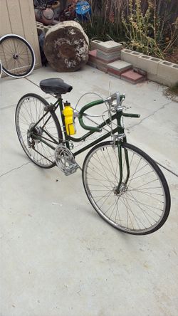 Vintage Schwinn varsity bike