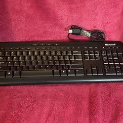 Microsoft Wired Keyboard NEVER Used Missing Underside Lift Tab See Photos