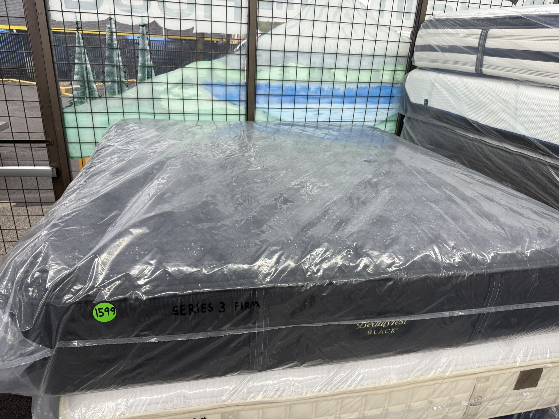 KING SIZE SIMMONS BEAUTYREST BLACK SERIES 3 (FIRM) MATTRESS & BOX SPRINGS BED SET