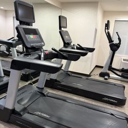 Life Fitness Treadmill