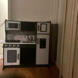Kits Toy Kitchen 