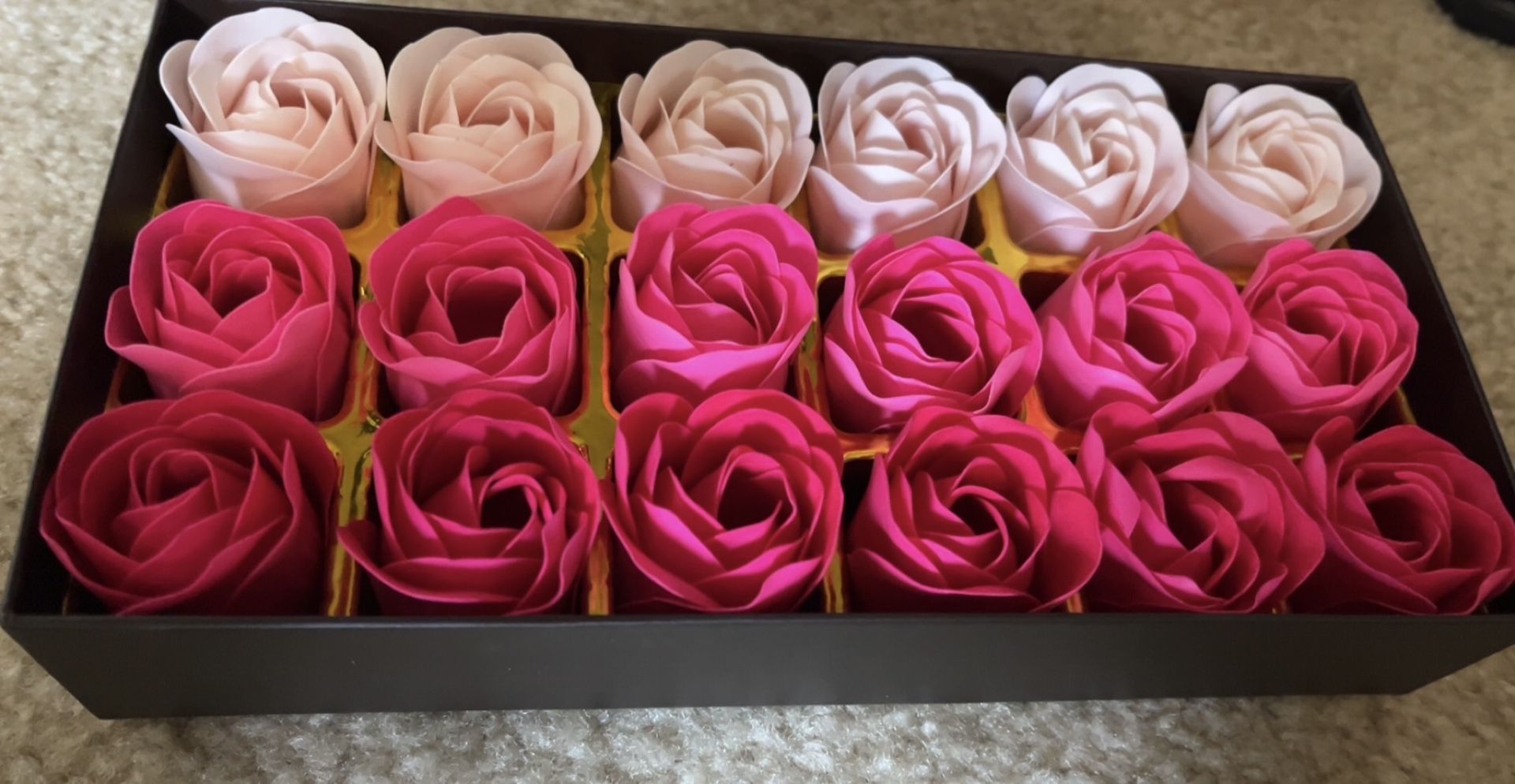 18 Piece Soap Flowers