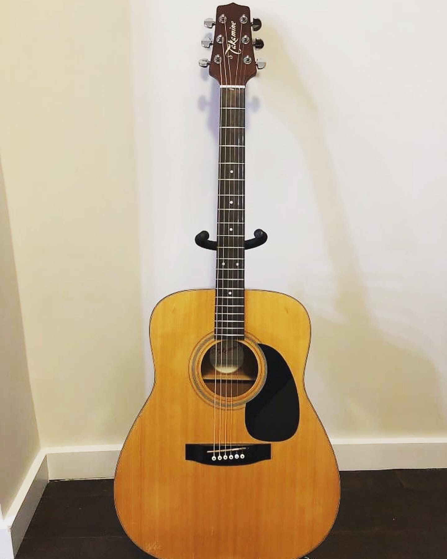Takamine G330 acoustic guitar