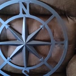 Previously Owned 20 Inch Round Nautical Star And Compass 