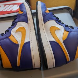Nike Air Jordan 1 MID Lakers white purple
