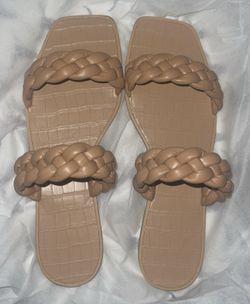 Women braided sandals