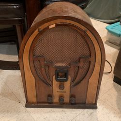 Antique Philco Radio