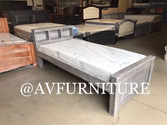 Twin Xl Bed and Foam Mattress